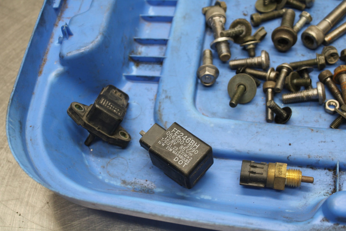 03 YAMAHA YZF R1 MOUNTING BOLTS HARDWARE SCREWS BB895