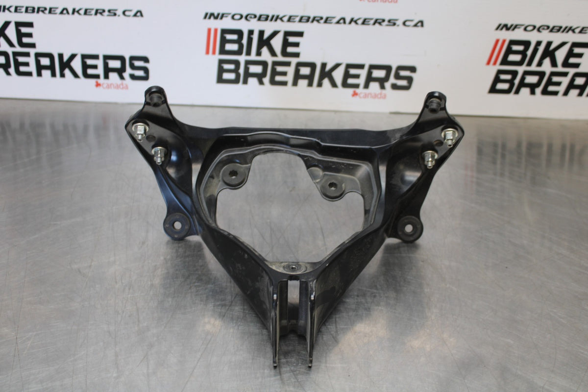 06-07 SUZUKI GSXR 600 UPPER FAIRING MIRROR GAUGES STAY BRACKET BB170