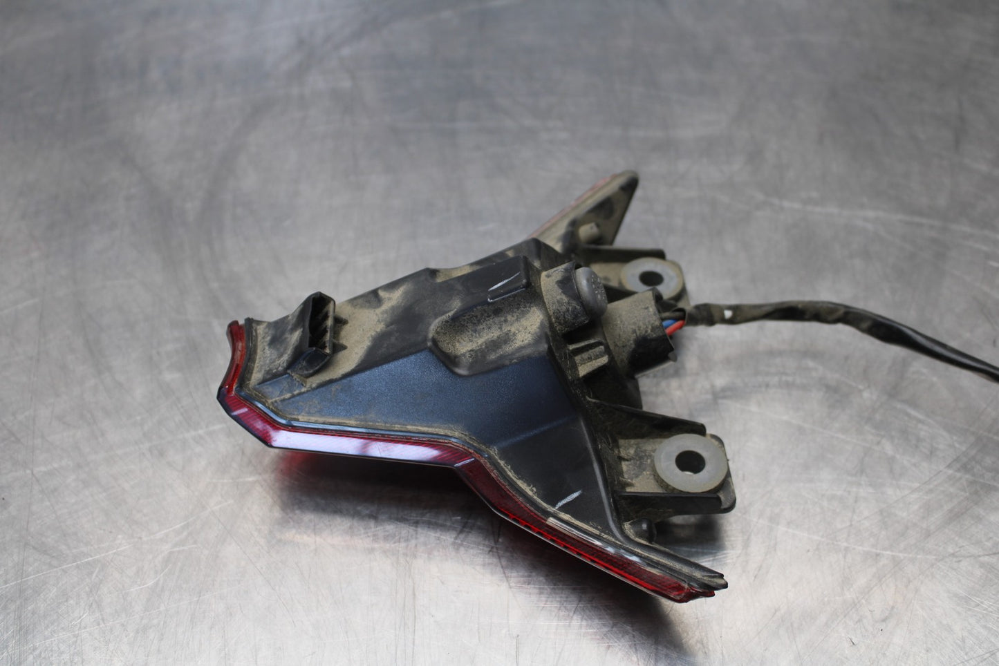 18-23 KAWASAKI NINJA 400 EX400 ABS REAR TAIL TAILLIGHT BACK BRAKE LIGHT BB177