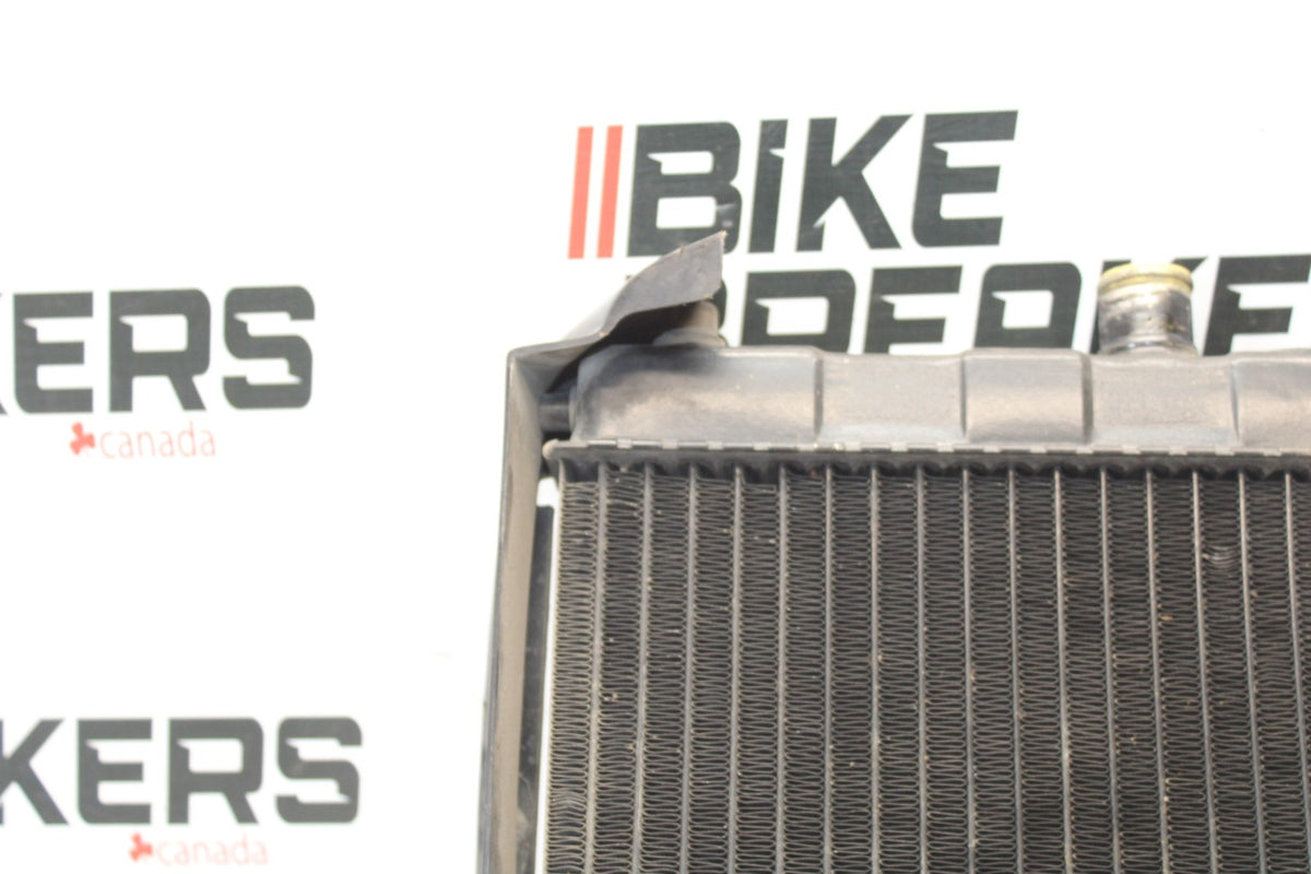 84 HONDA INTERCEPTOR 1000 VF1000F ENGINE RADIATOR MOTOR COOLING RADIATER  BB878