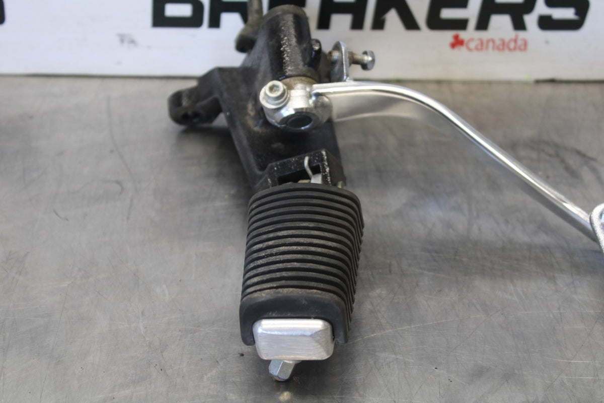 07 SUZUKI BOULEVARD M50 RIGHT FRONT FOOT REST PEG STEP BRAKE BB897