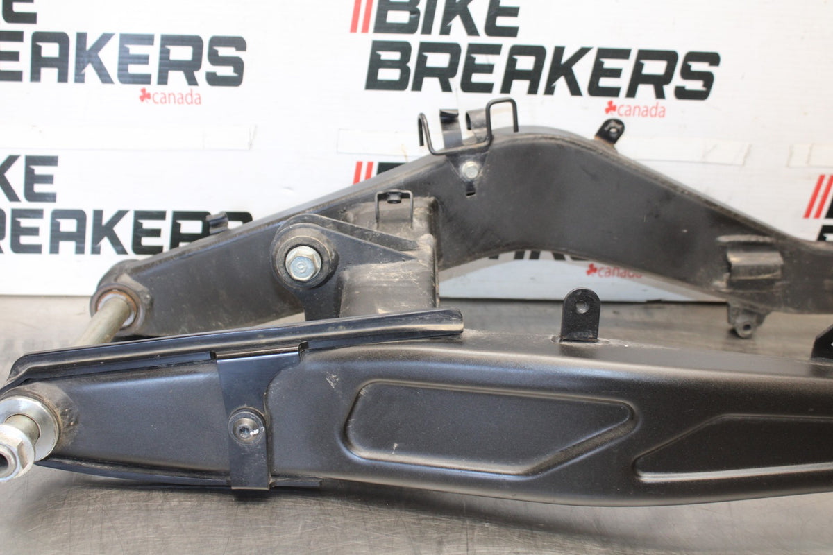 23 KAWASAKI NINJA 650 EX650 REAR SWINGARM BACK SUSPENSION SWING ARM BB920