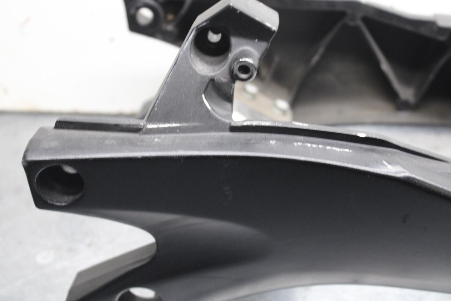 06-07 SUZUKI GSXR750 REAR SUBFRAME SUB FRAME 41211-01H00-YAP 41231-41G10 BB613
