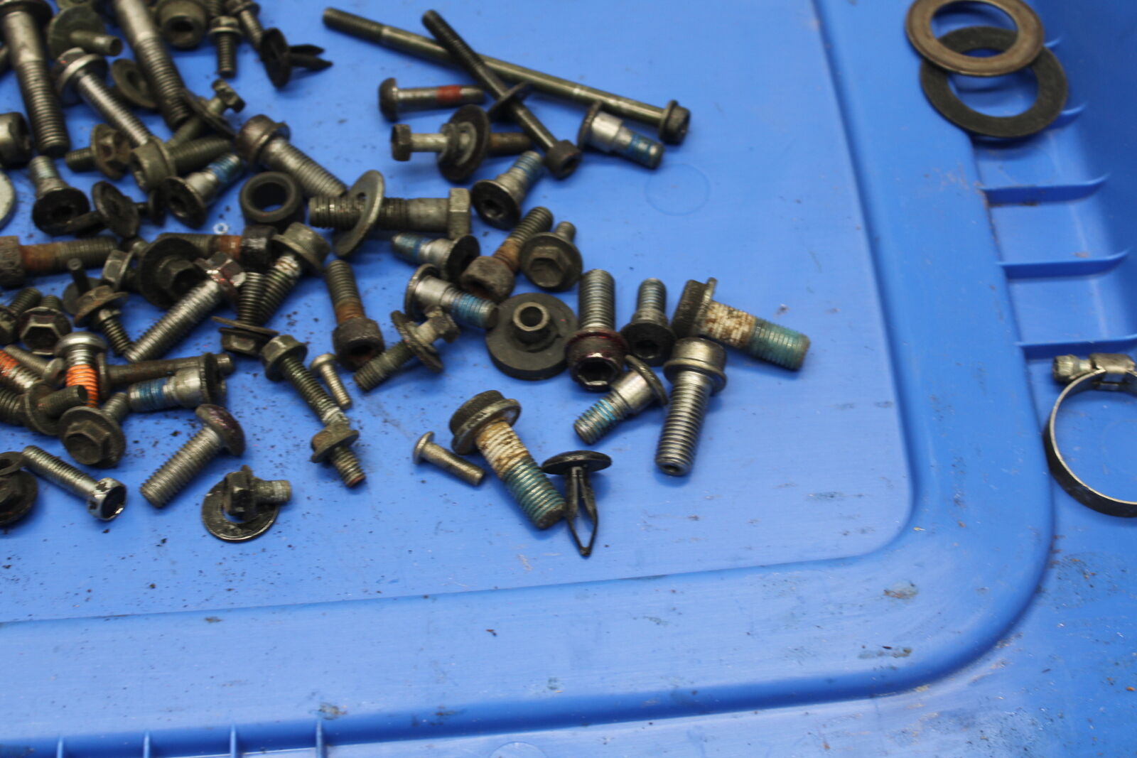 05-06 SUZUKI GSXR1000 ENGINE MOUNTING BOLTS HARDWARE MOTOR SCREWS BB113