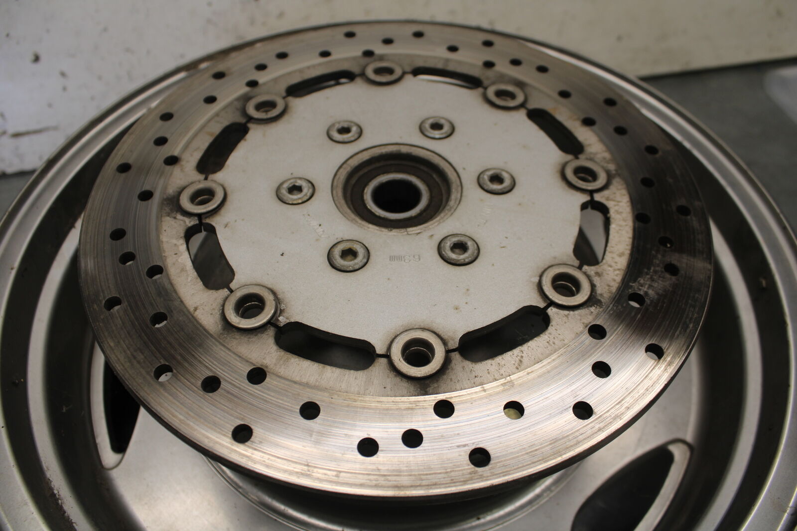 05-09 SUZUKI BOULEVARD C90 REAR WHEEL BACK RIM BB692