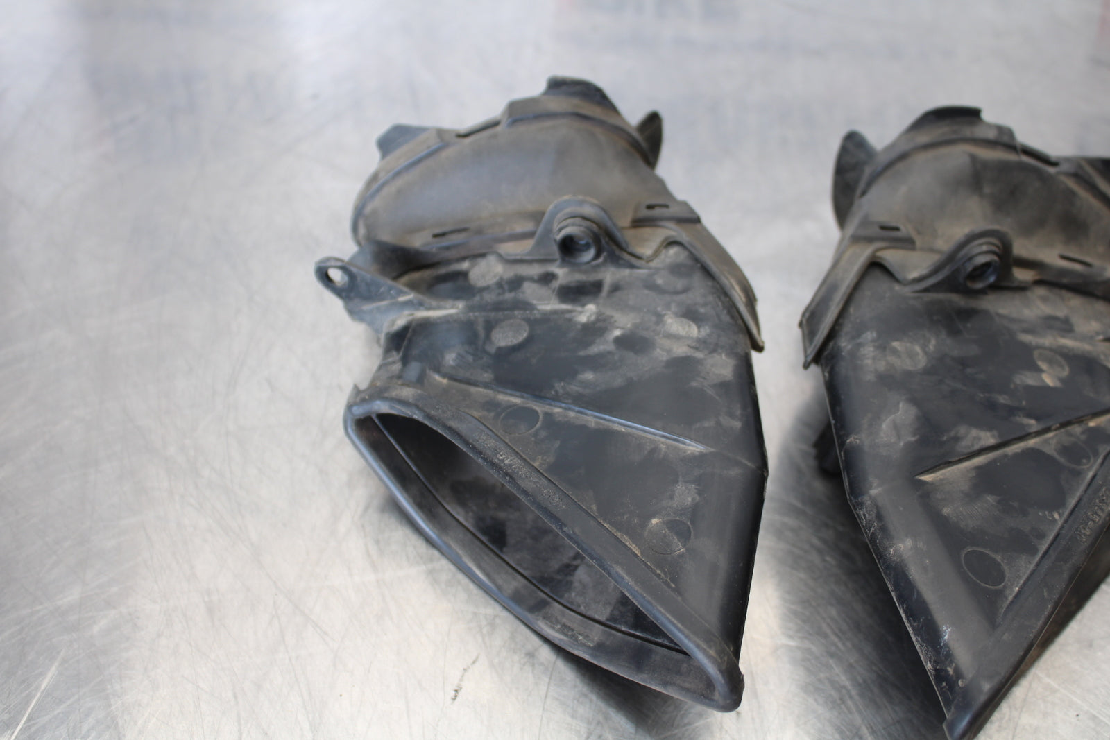 07-08 YAMAHA YZF R1 RIGHT LEFT AIR INTAKE DUCTS BB160