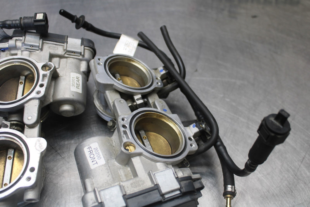 16 APRILIA TUONO V4 1100 MAIN FUEL INJECTORS / THROTTLE BODIES BB905