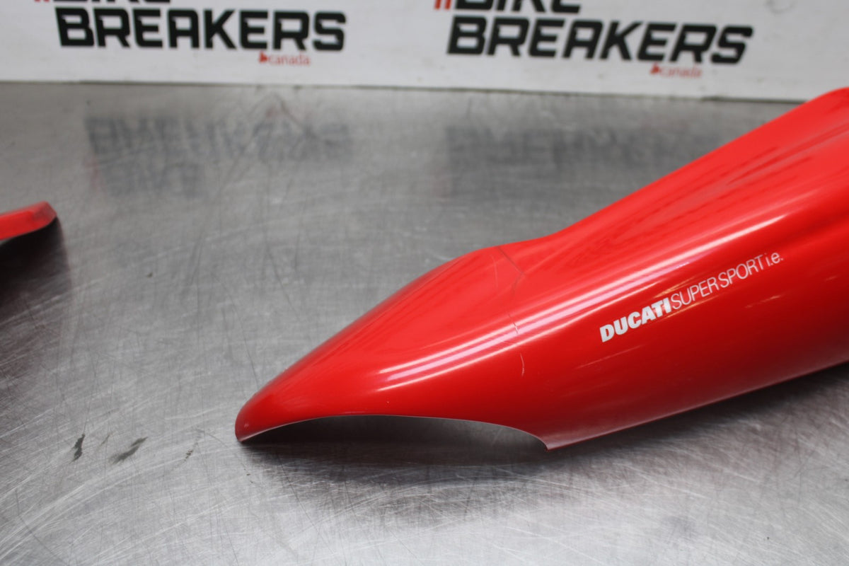05 DUCATI SUPERSPORT 800 RIGHT REAR BACK TAIL FAIRING COWL SHROUD BB913