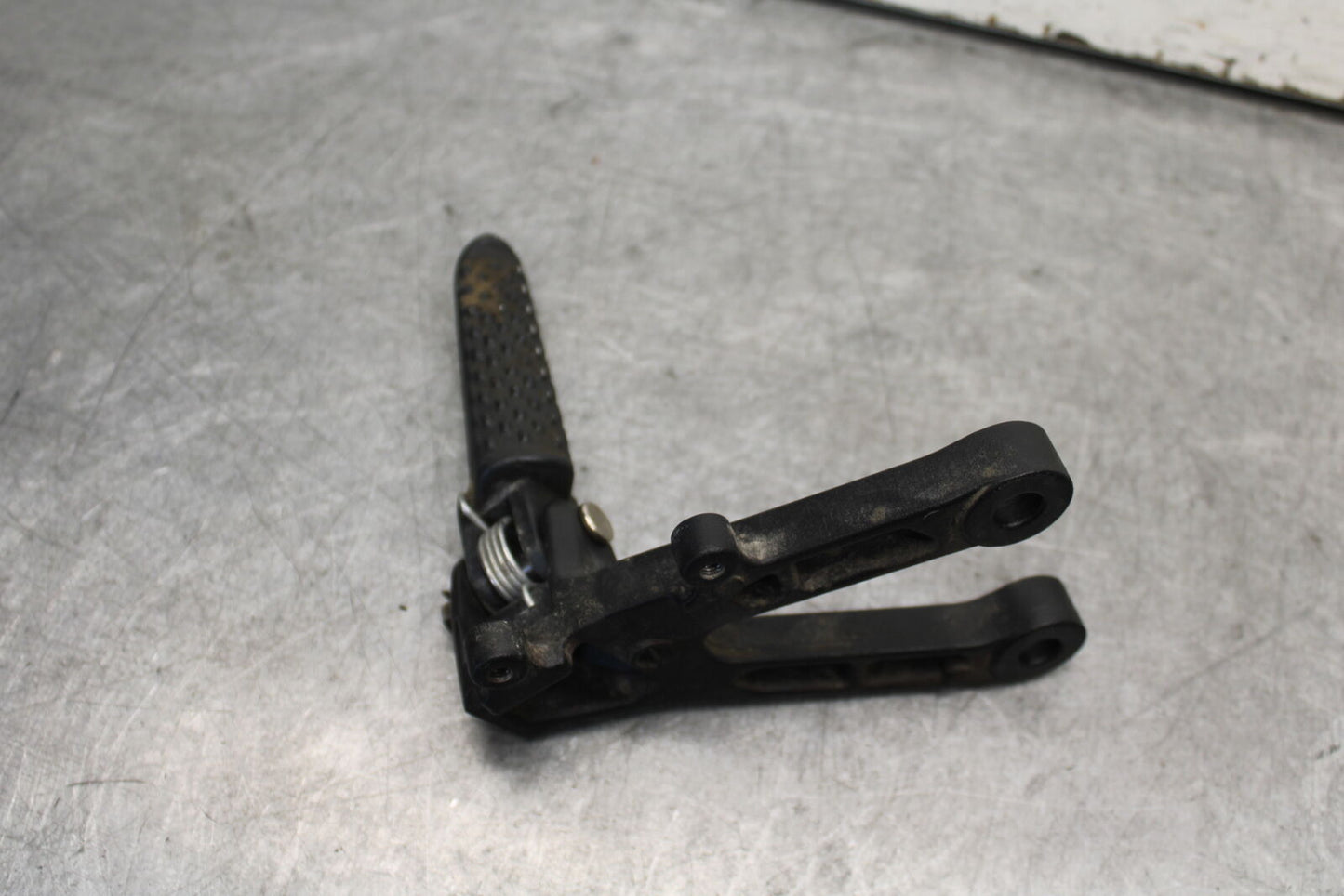05-06 HONDA CBR600RR LEFT REARSET REAR SET DRIVER FOOT PEG REST STOP BB399