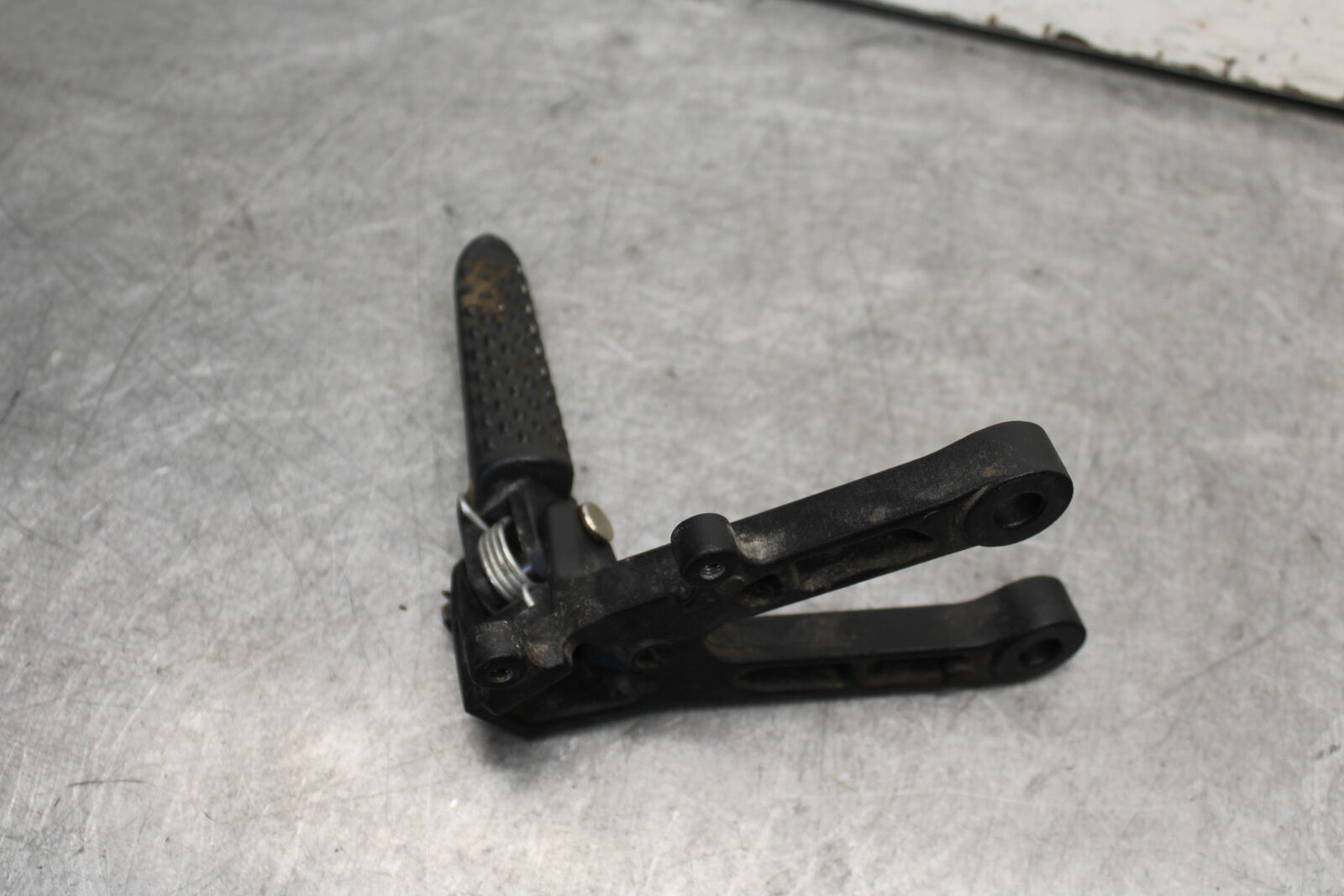 05-06 HONDA CBR600RR LEFT REARSET REAR SET DRIVER FOOT PEG REST STOP BB399