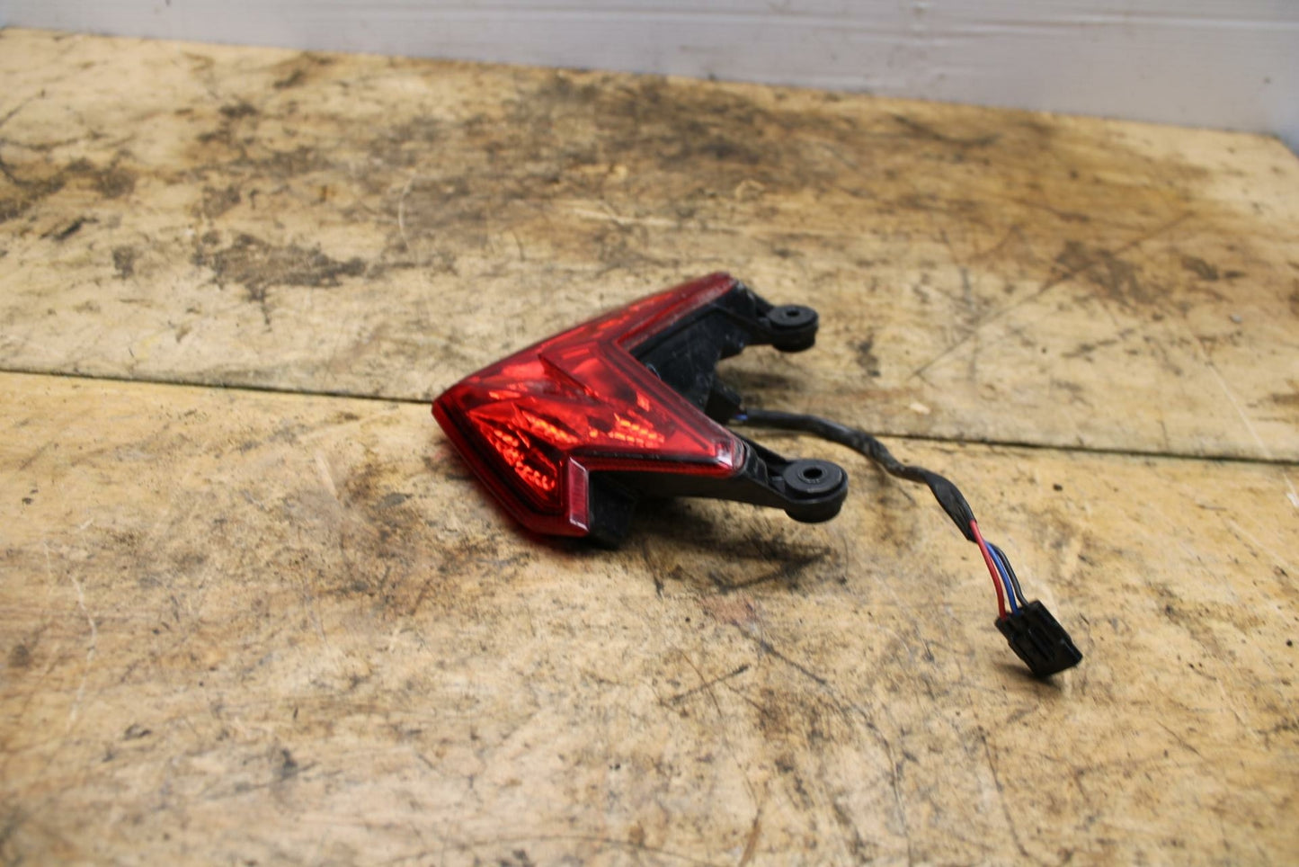 13-18 KAWASAKI NINJA ZX6R REAR TAIL TAILLIGHT BACK BRAKE LIGHT BB342