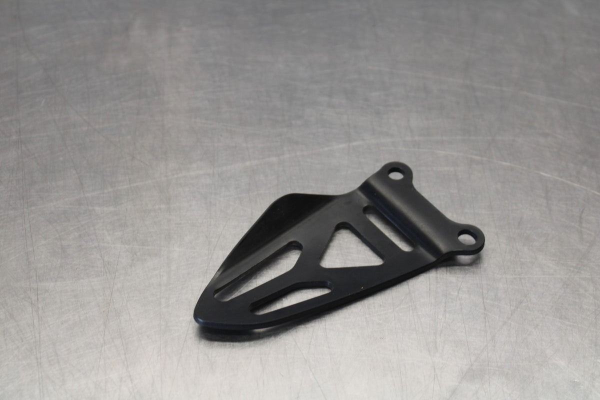 11-26 SUZUKI GSXR750 RIGHT REARSET REAR SET HEEL GUARD COVER  BB882