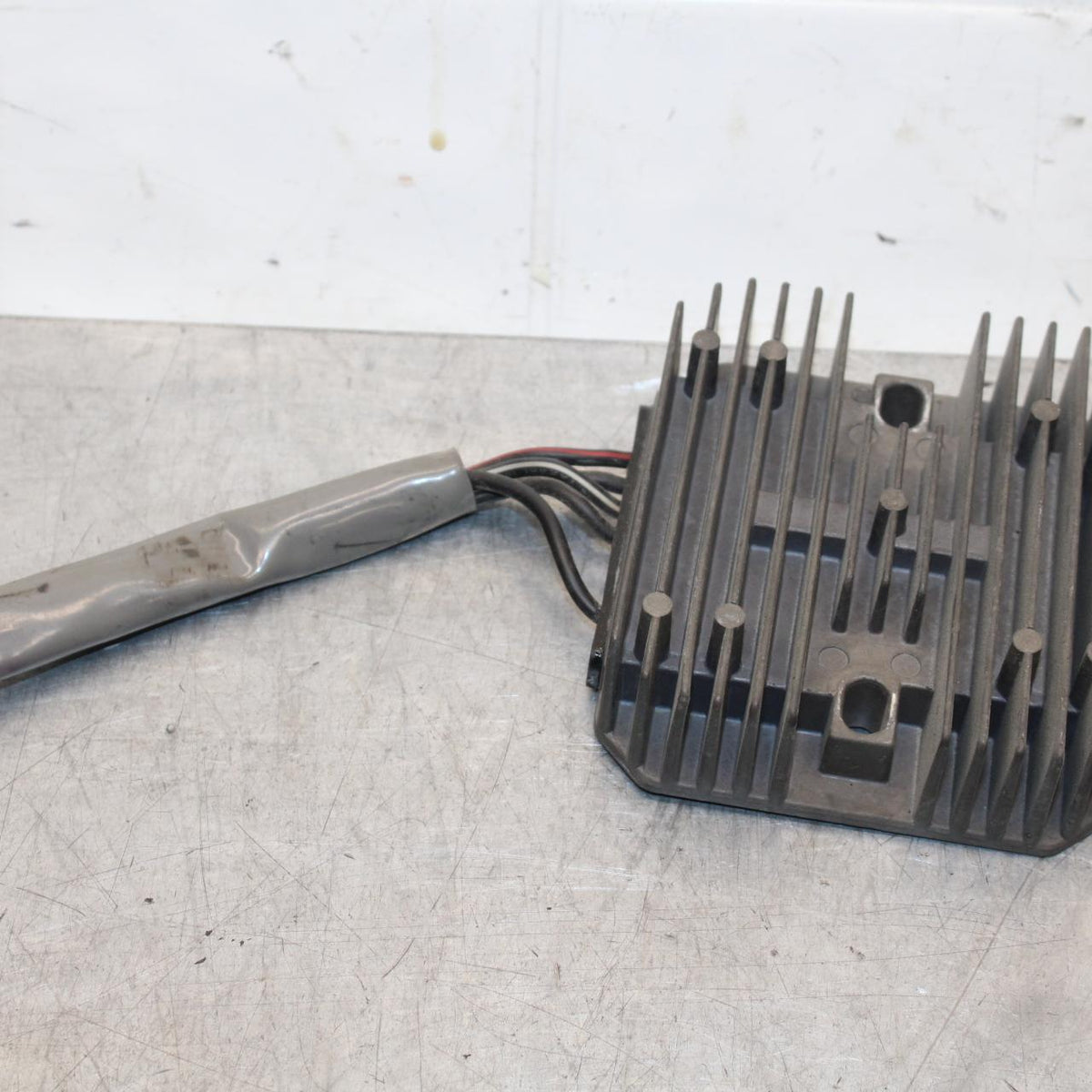 1999 Suzuki GSXR600 RECTIFIER VOLTAGE REGULATOR BB580