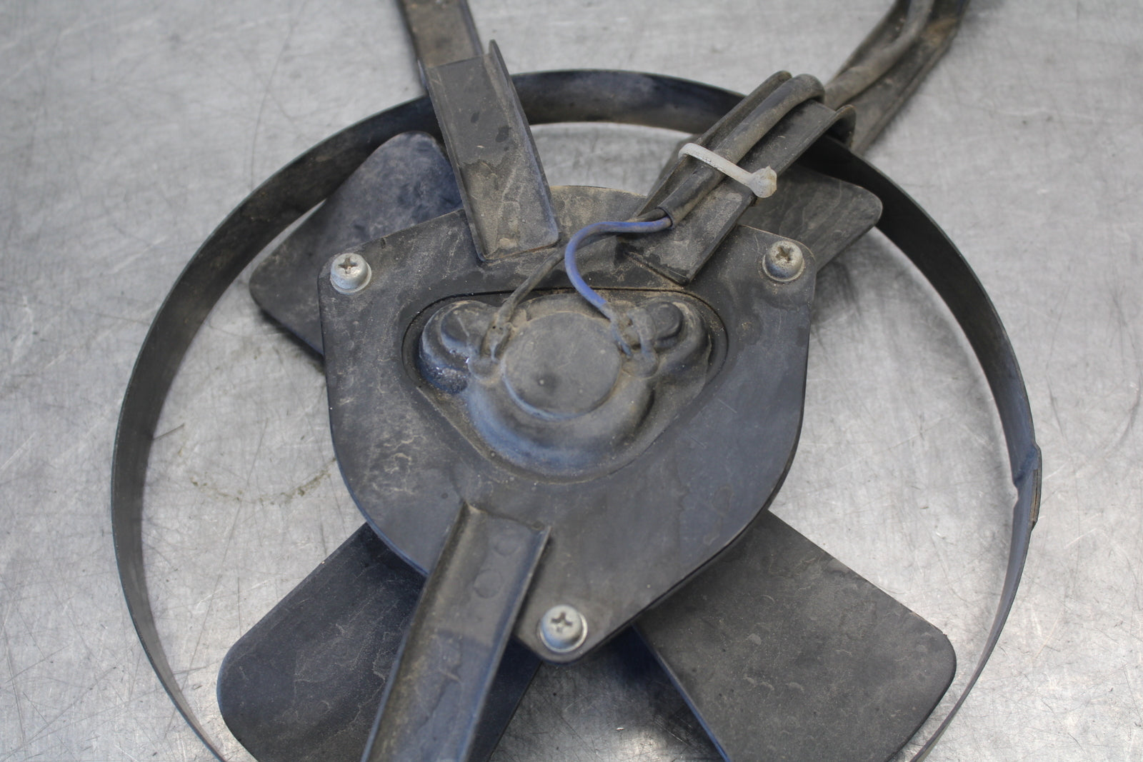 05-06 YAMAHA ROYAL STAR ENGINE RADIATOR COOLING FAN BB697