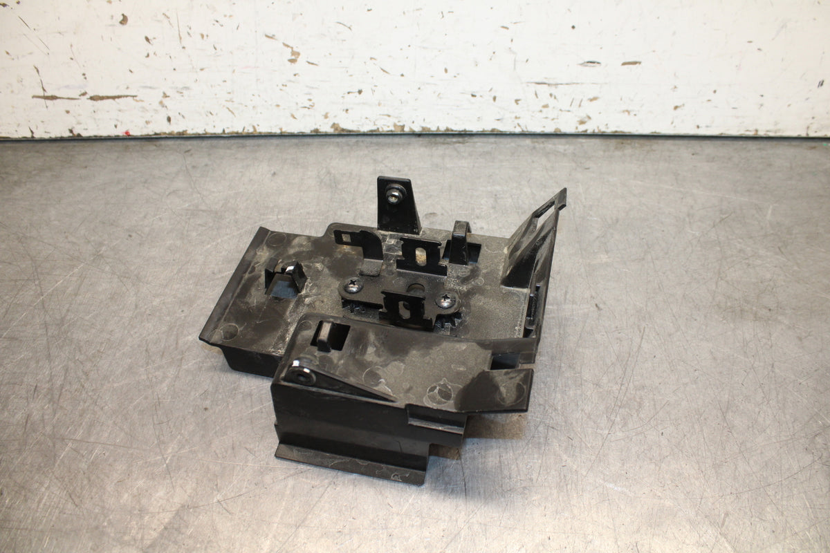 24 KAWASAKI NINJA 500 ABS ECU COVER / RELAY MOUNT BB730