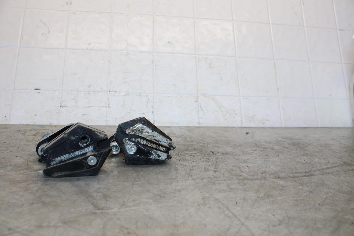 08-16 YAMAHA YZF R6 FRAME SLIDERS SET BB431