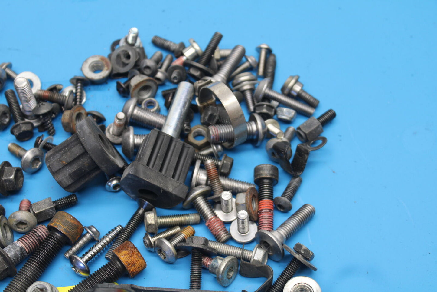 09-12 KAWASAKI NINJA ZX6R MOUNTING BOLTS HARDWARE MOTOR SCREWS BB698