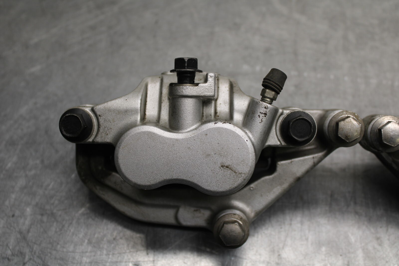 14-15 YAMAHA V STAR 1300 XVS1300CT TOURER FRONT BRAKE CALIPER SET BB722