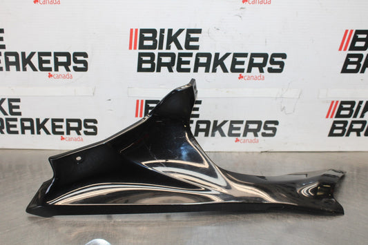 22-25 YAMAHA YZF R7 RIGHT FRONT UPPER MID SIDE FAIRING COWL PLASTIC BB00