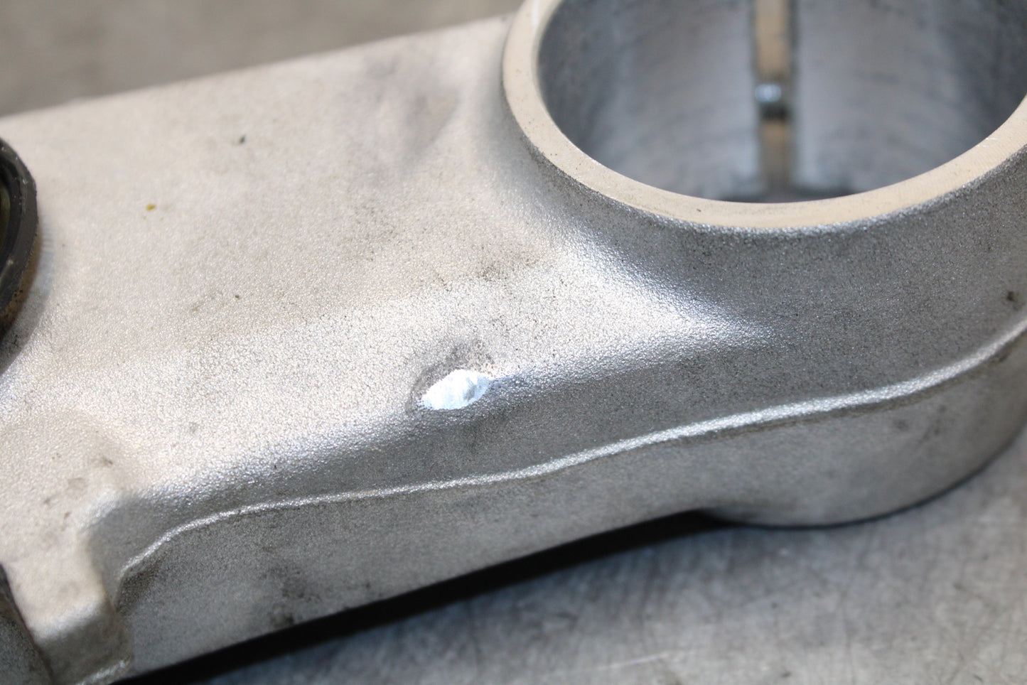 13-18 KAWASAKI NINJA ZX6R FRONT FORKS CLAMP LOWER TRIPLE TREE 44037-0136 BB666