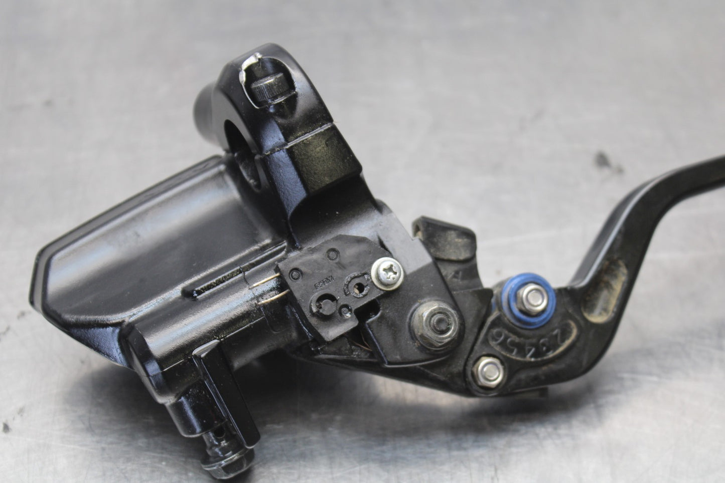 09-10 KAWASAKI ER-6N FRONT BRAKE MASTER CYLINDER w/ LEVER BB205