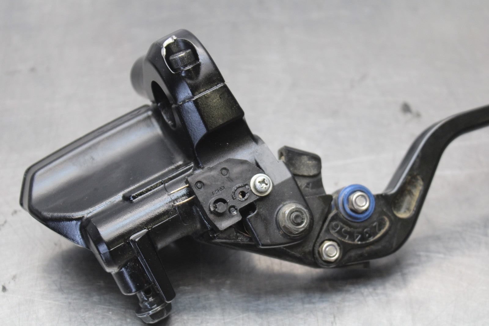 09-10 KAWASAKI ER-6N FRONT BRAKE MASTER CYLINDER w/ LEVER BB205