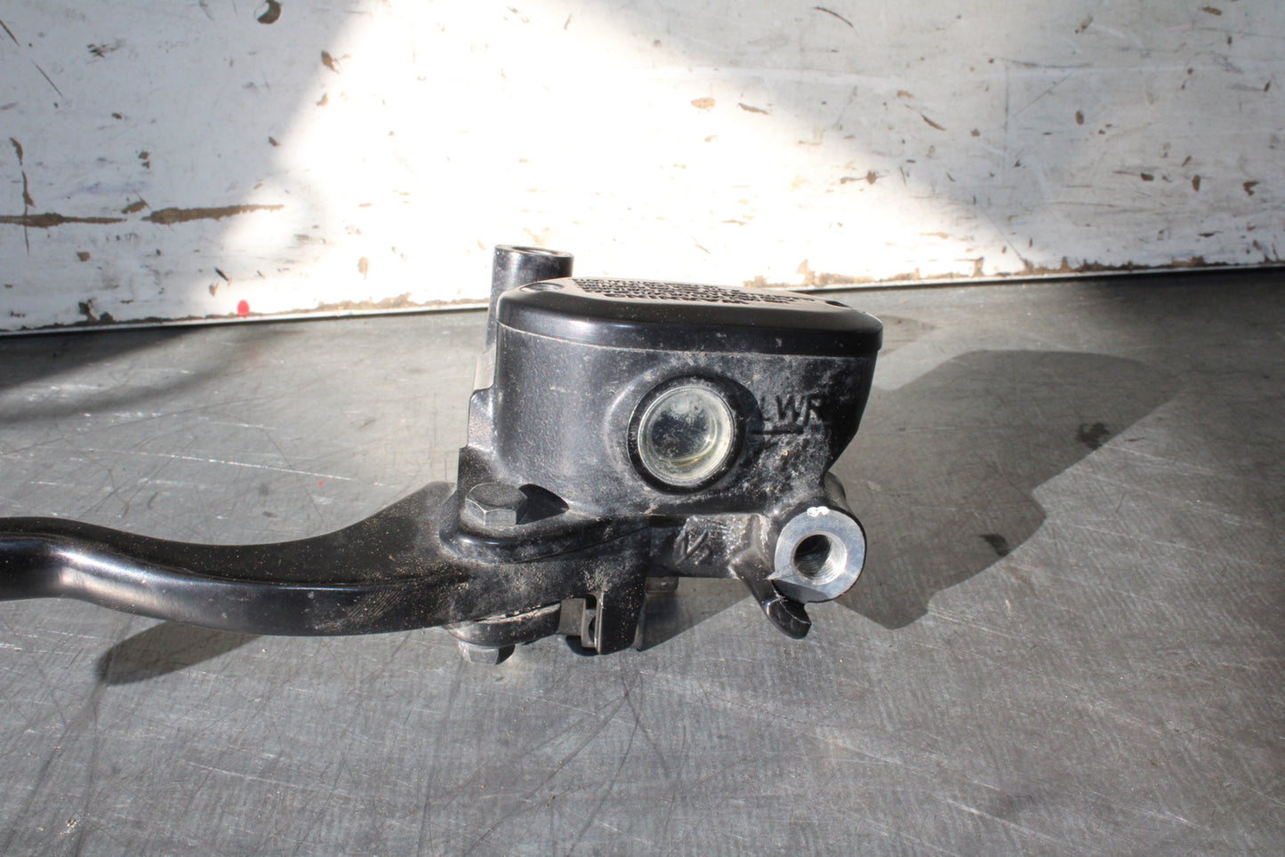 19-22 KAWASAKI Z400 FRONT BRAKE MASTER CYLINDER w/ LEVER BB708