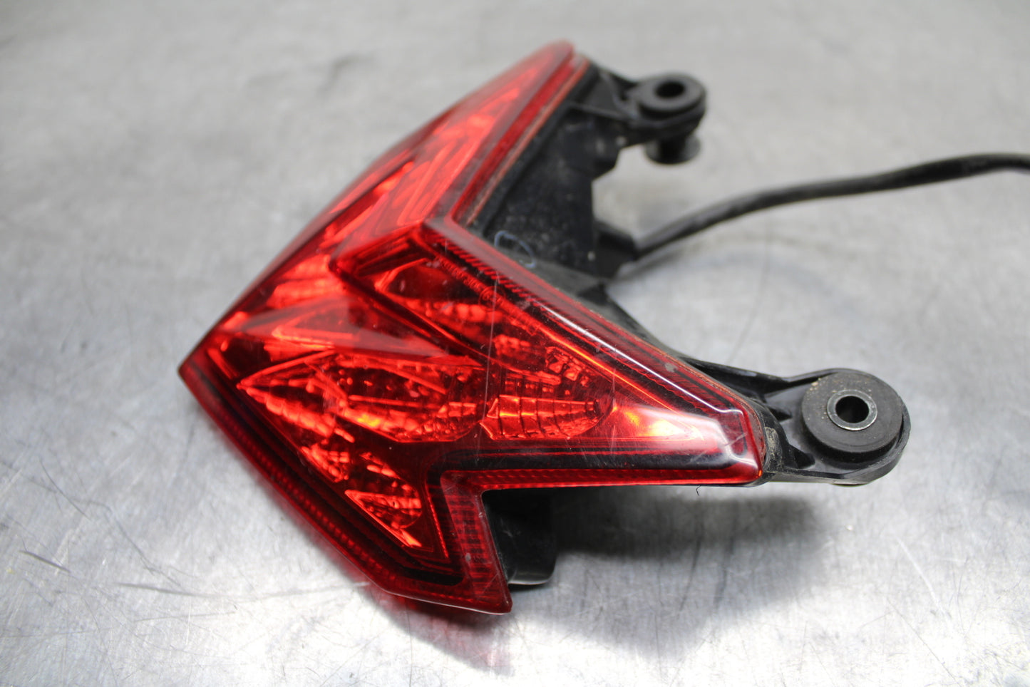 13-17 KAWASAKI NINJA ZX6R ZX636E REAR TAIL TAILLIGHT BACK BRAKE LIGHT BB735