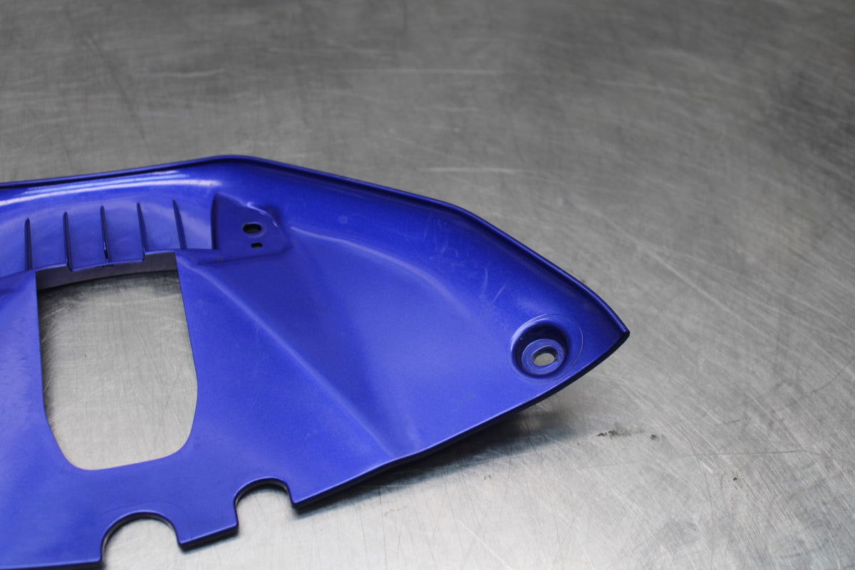 22-25 YAMAHA YZF R7 LOWER FRONT UPPER INNER HEADLIGHT COWL FAIRING BB583