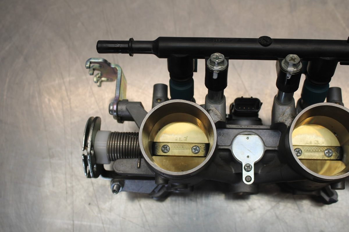 23-24 YAMAHA MT-07 MAIN FUEL INJECTORS / THROTTLE BODIES BB194