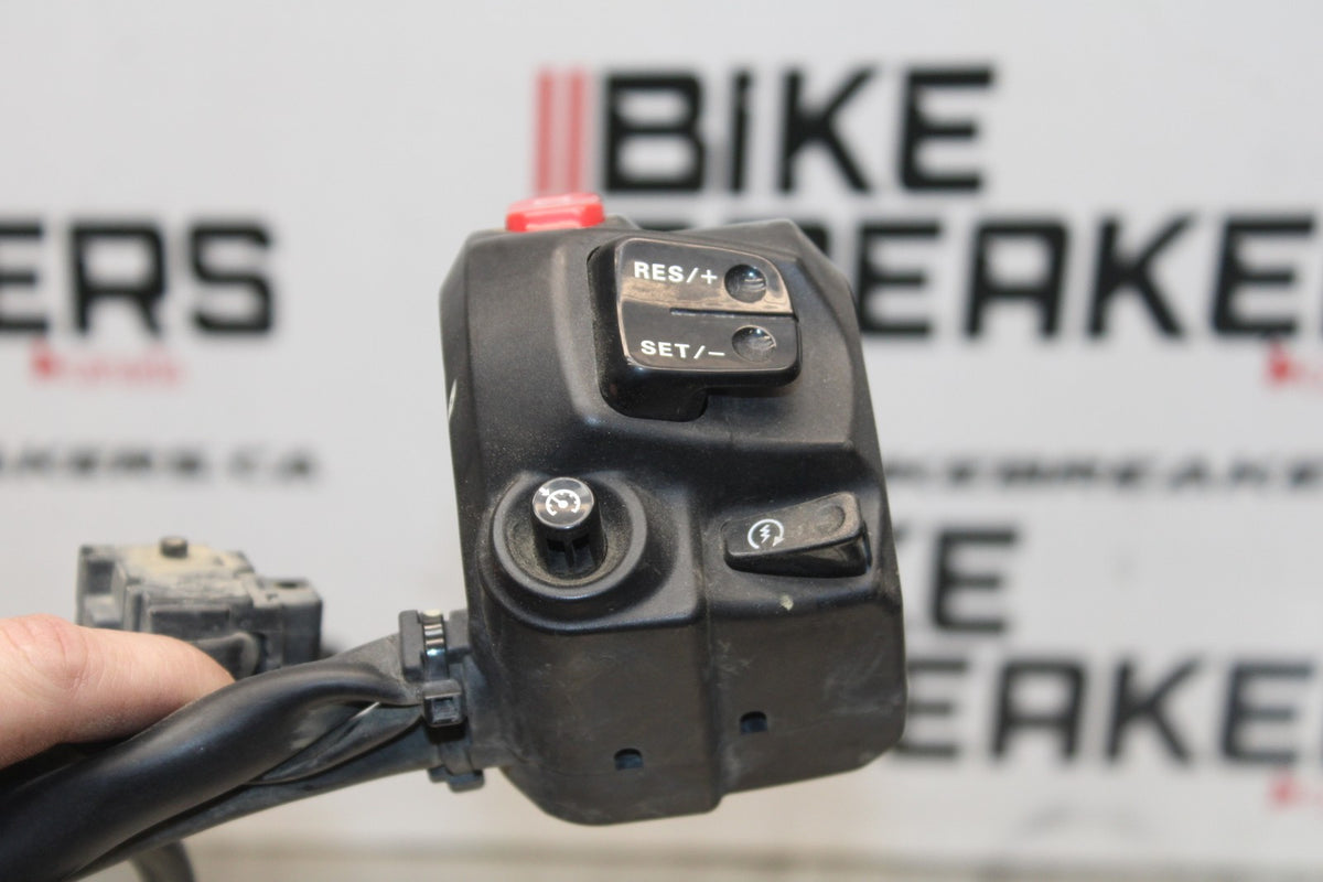 15 TRIUMPH TIGER 800 RIGHT CLIP ON HANDLE KILL OFF START SWITCH SWITCHES BB873