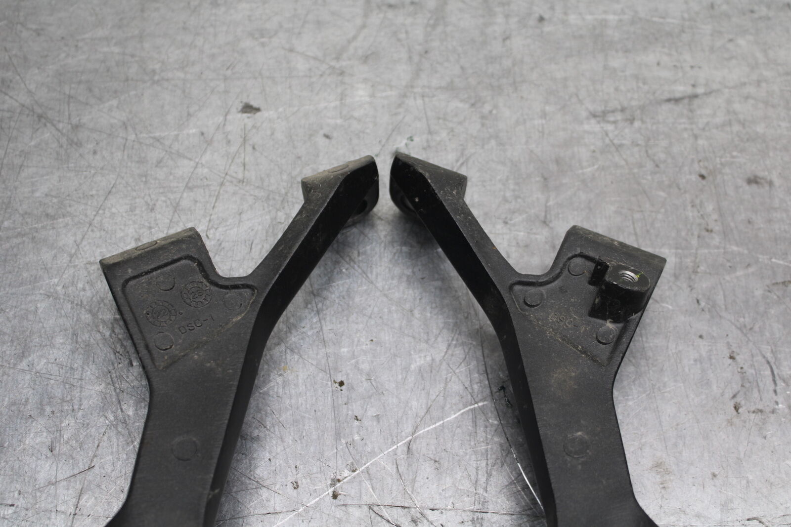 18-23 KAWASAKI NINJA 400 EX400 ABS REAR BACK PASSENGER PEG SET PAIR BB747