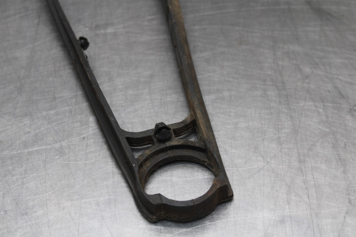 23 YAMAHA YZF R3 SWINGARM CHAIN BUFFER SLIDER GUIDE BB806