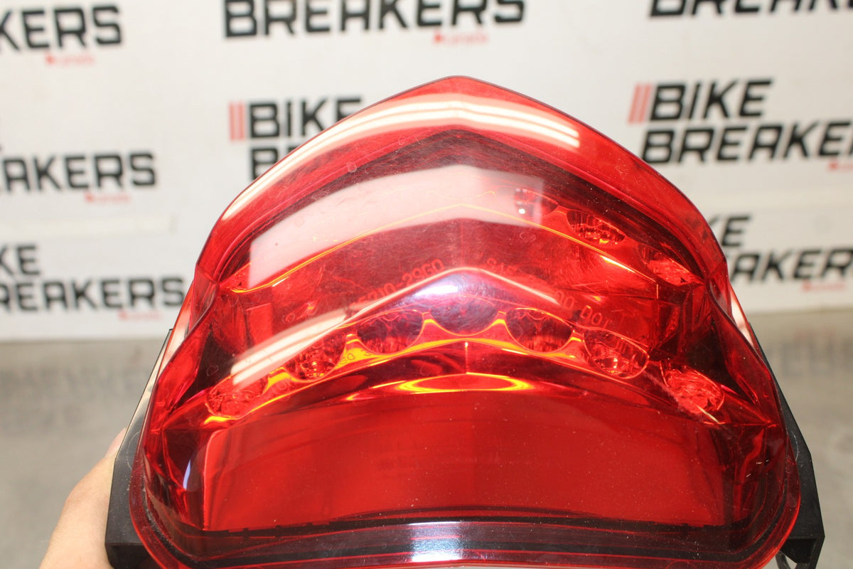 05 SUZUKI GSXR600 REAR TAIL TAILLIGHT BACK BRAKE LIGHT BB329