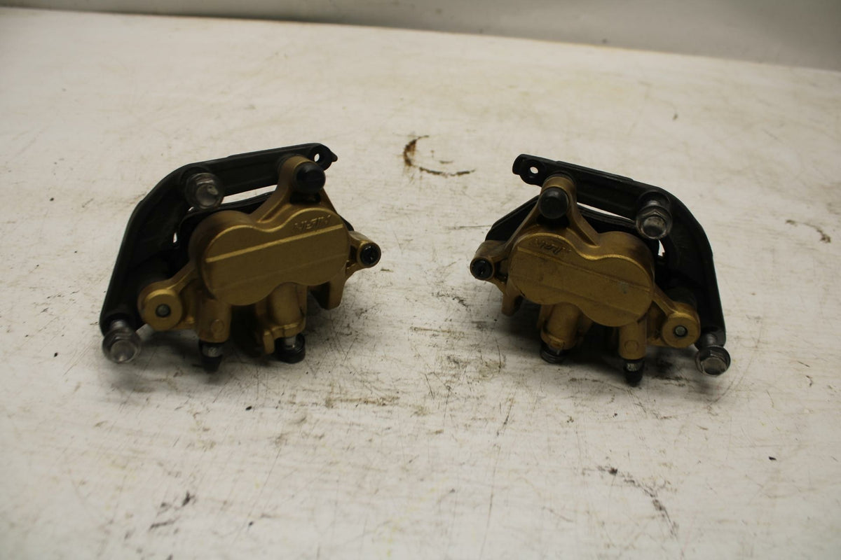 07-16 TRIUMPH STREET TRIPLE RIGHT LEFT FRONT BRAKE CALIPER SET PAIR BB361