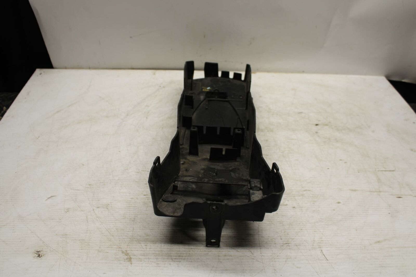08-11 TRIUMPH SPEED TRIPLE REAR BACK TAIL UNDERTAIL BATTERY TRAY PLASTIC BB366