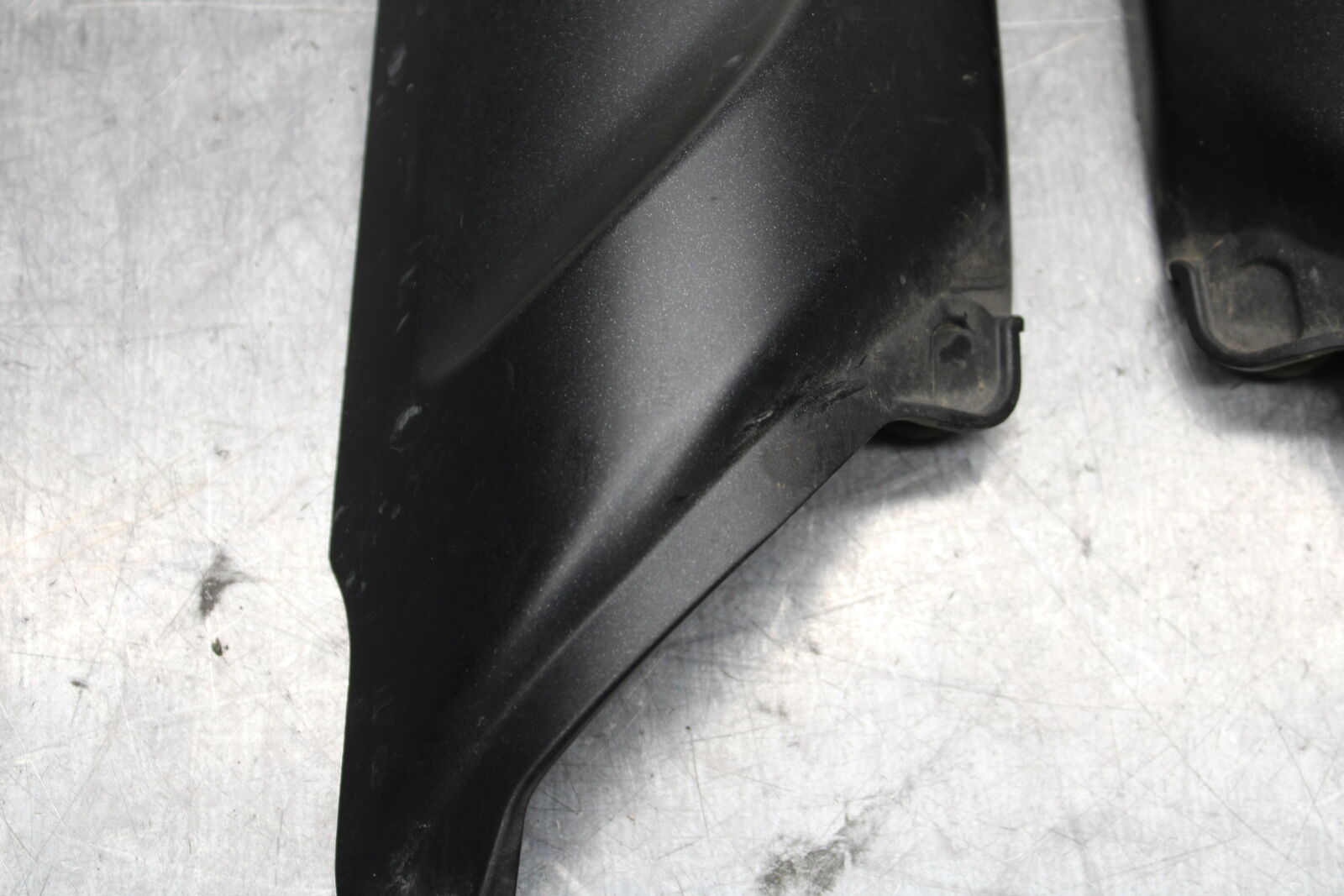 12-17 KAWASAKI ER-6N Z650 FRONT FORK GUARD COVER SET PAIR BB709