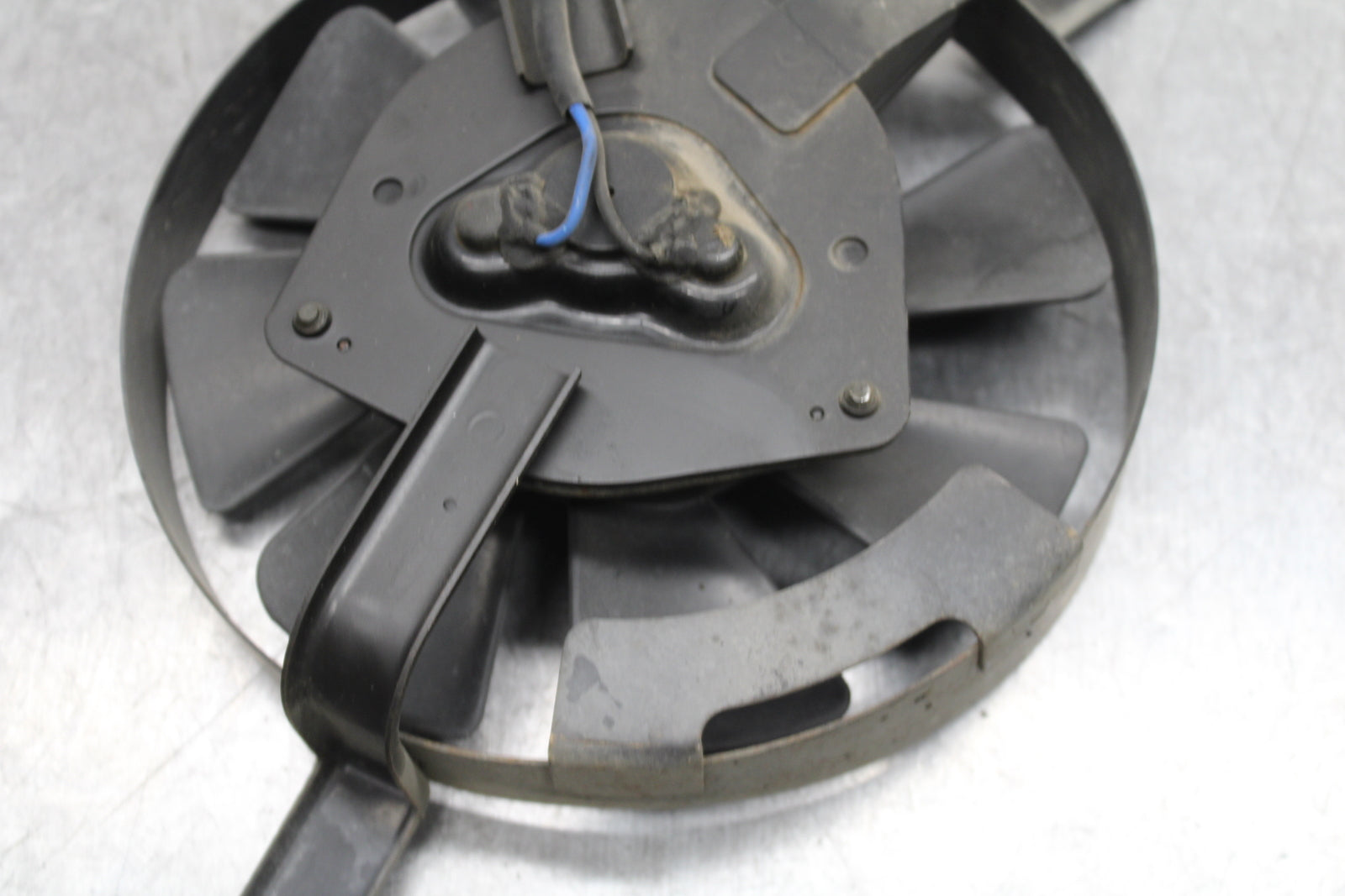 00-02 KAWASAKI NINJA ZX6R ENGINE RADIATOR COOLING FAN BB750