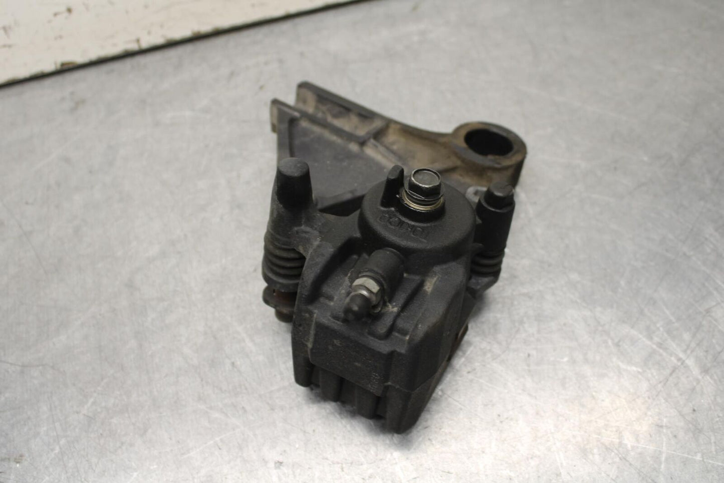 09-12 KAWASAKI NINJA ZX6R REAR BACK BRAKE CALIPER W MOUNT BRACKET  BB640