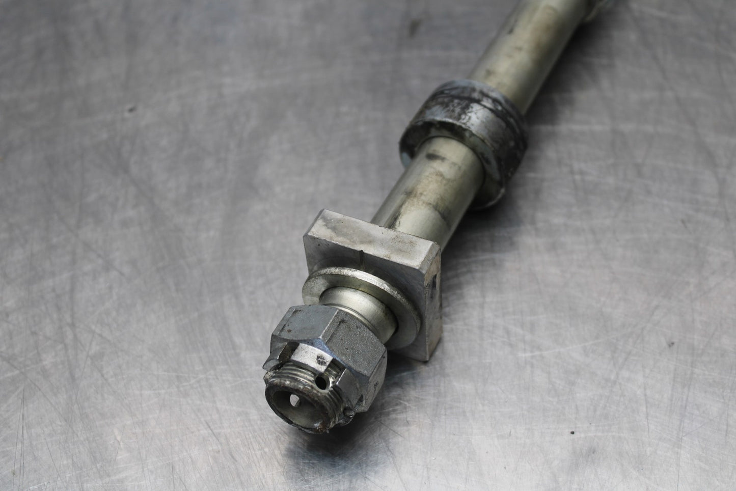 21-23 KAWASAKI NINJA ZX6R REAR AXLE BACK WHEEL RIM PIVOT BOLT AXEL BB179