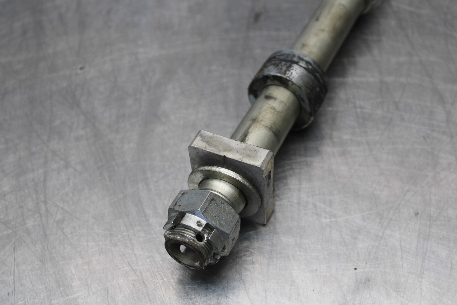 21-23 KAWASAKI NINJA ZX6R REAR AXLE BACK WHEEL RIM PIVOT BOLT AXEL BB179