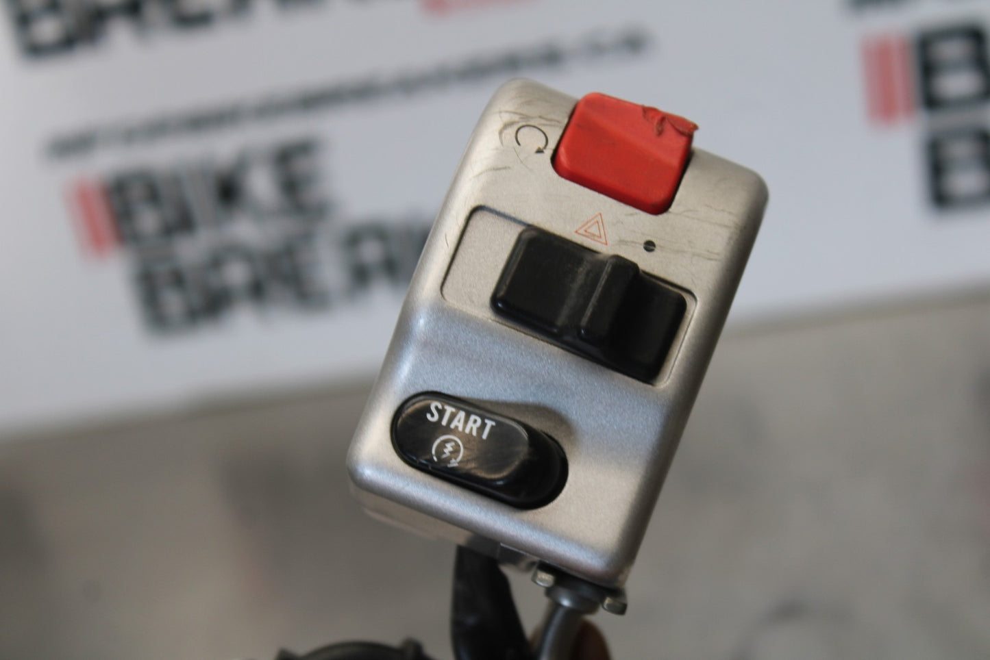 05-06 VICTORY KINGPIN DELUXE RIGHT CLIP ON KILL OFF START SWITCH SWITCHES BB195
