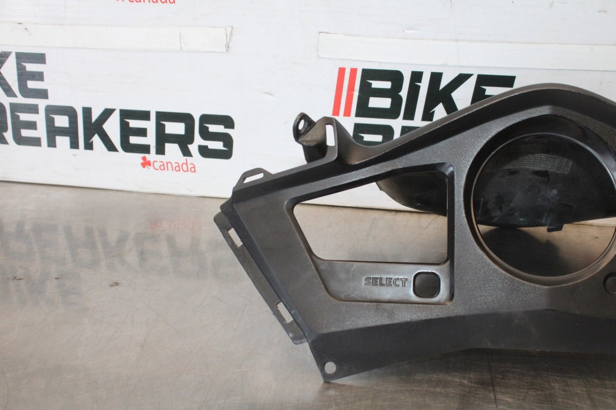 06-07 HONDA INTERCEPTOR 800 VFR800 SPEEDO CLUSTER GAUGE CLUSTER TRIM BB917