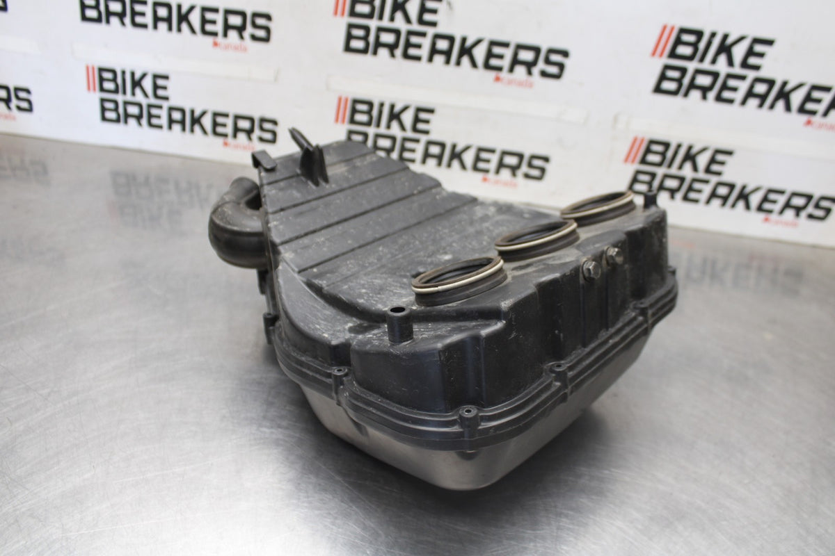 05-08 TRIUMPH SPEED TRIPLE 1050 AIRBOX AIR INTAKE FILTER BOX BB933