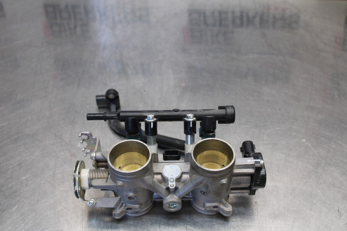 22-25 YAMAHA YZF R7 MAIN FUEL INJECTORS / THROTTLE BODIES BB182