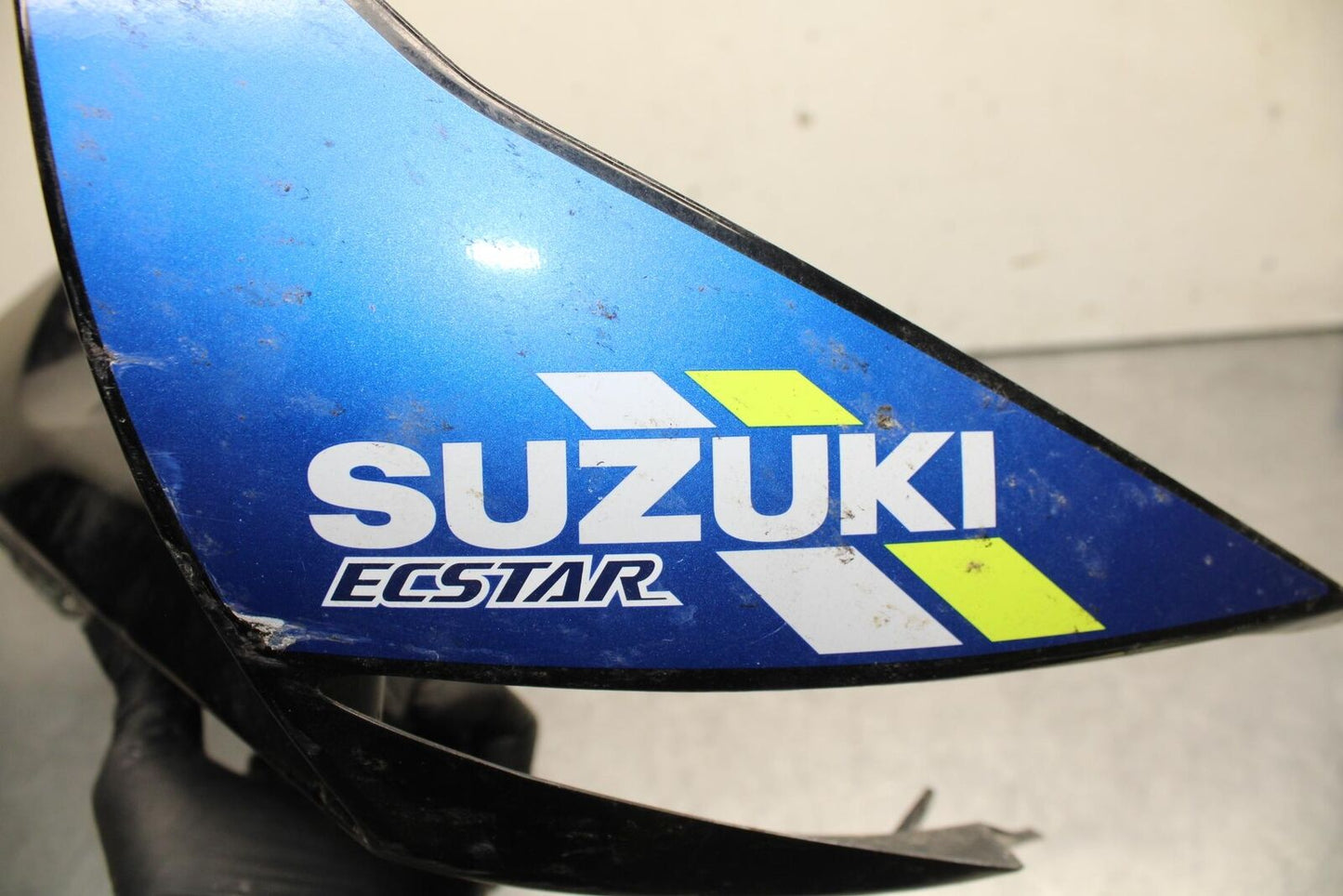 11-23 SUZUKI GSXR 750 RIGHT FRONT UPPER NOSE FAIRING COWL SHROUD BB630