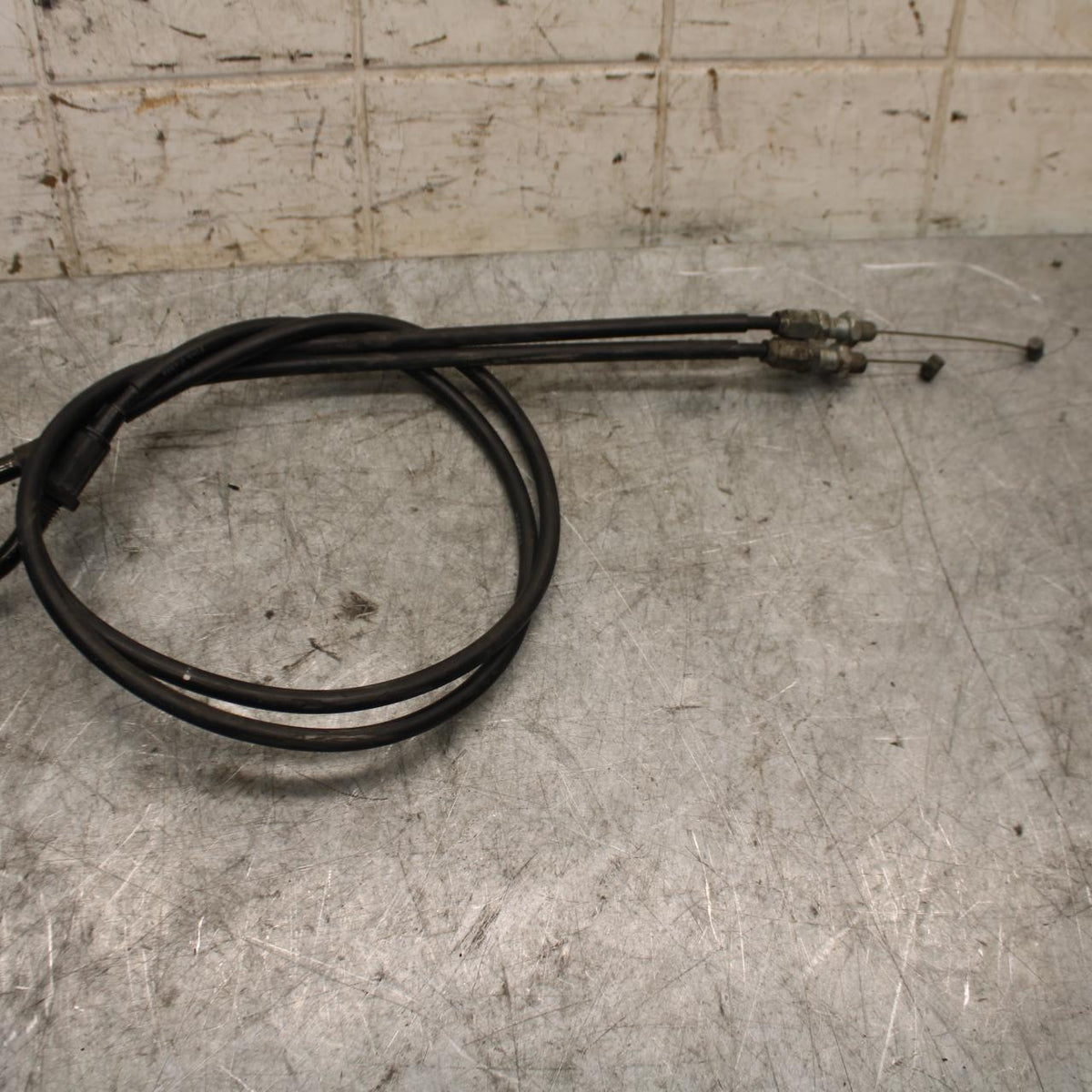 2007 Suzuki GSXR600 THROTTLE CABLES LINES 58300-01H00 58300-01H10 BB540