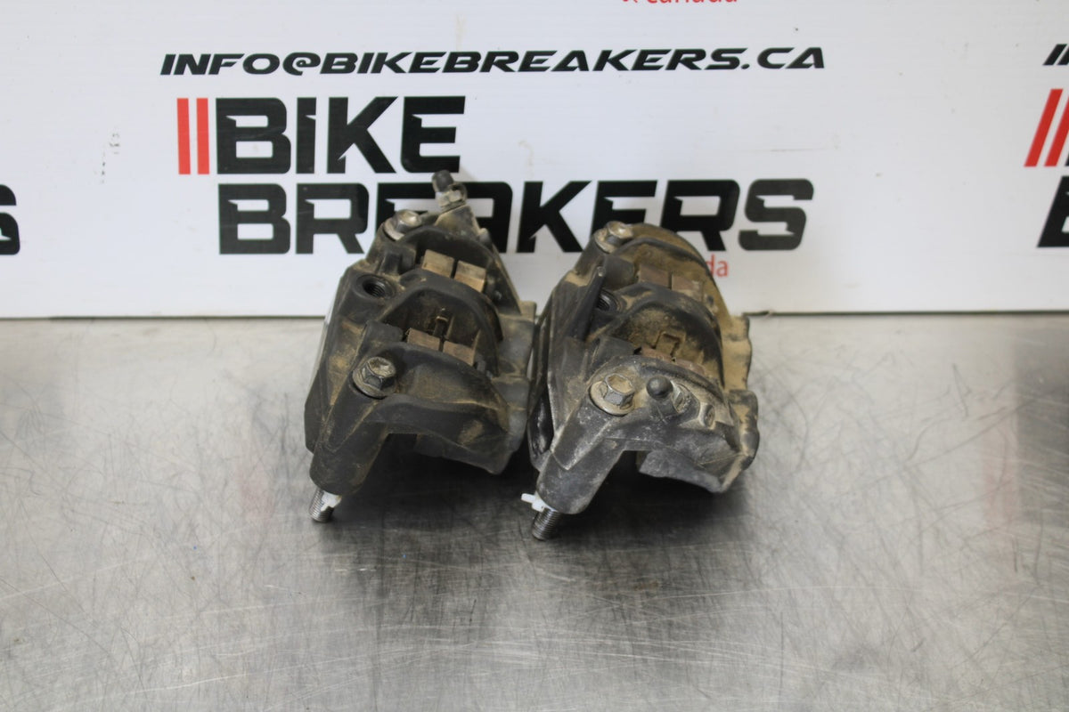 24-25 KAWASAKI NINJA ZX4R RIGHT LEFT FRONT BRAKE CALIPER SET PAIR CALIPERS BB174