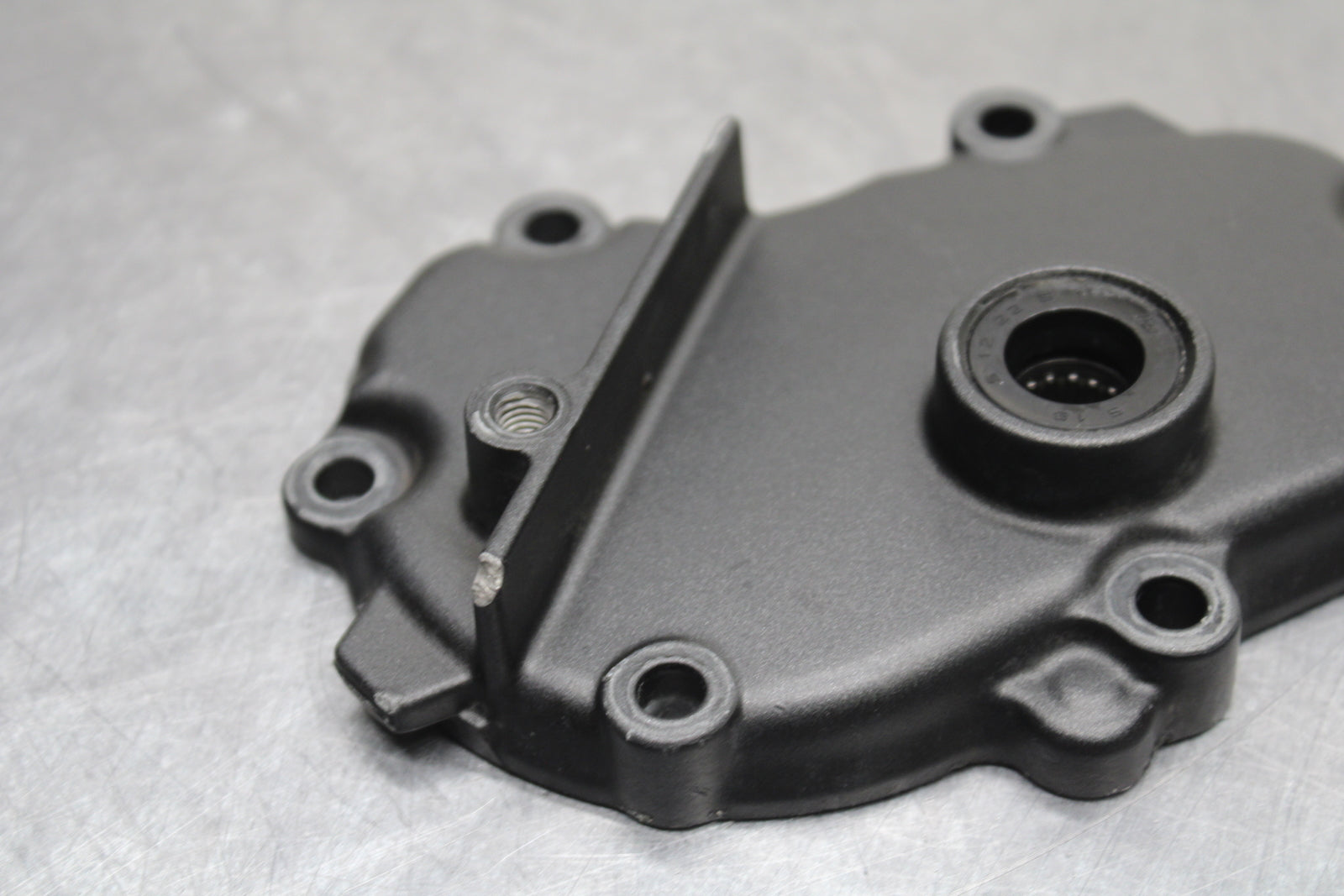 03-05 YAMAHA YZF R6  ENGINE MOTOR TIMING CHAIN COVER BB132