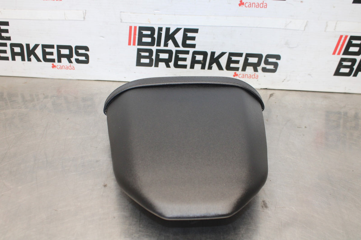 23-24 YAMAHA MT-07 REAR BACK PASSENGER TANDEM SEAT PAD SADDLE PILLION BB927